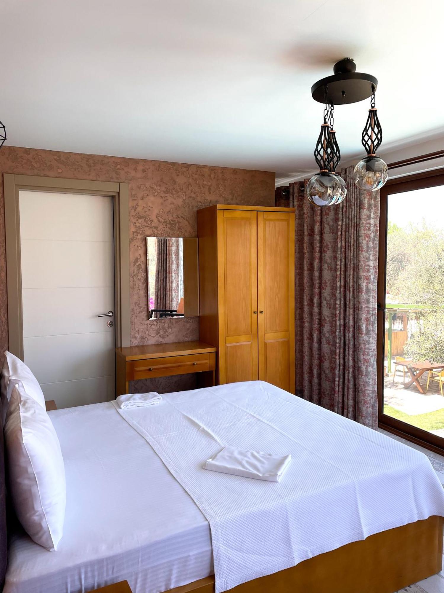Ata Boutique Hotel Çeşme Esterno foto