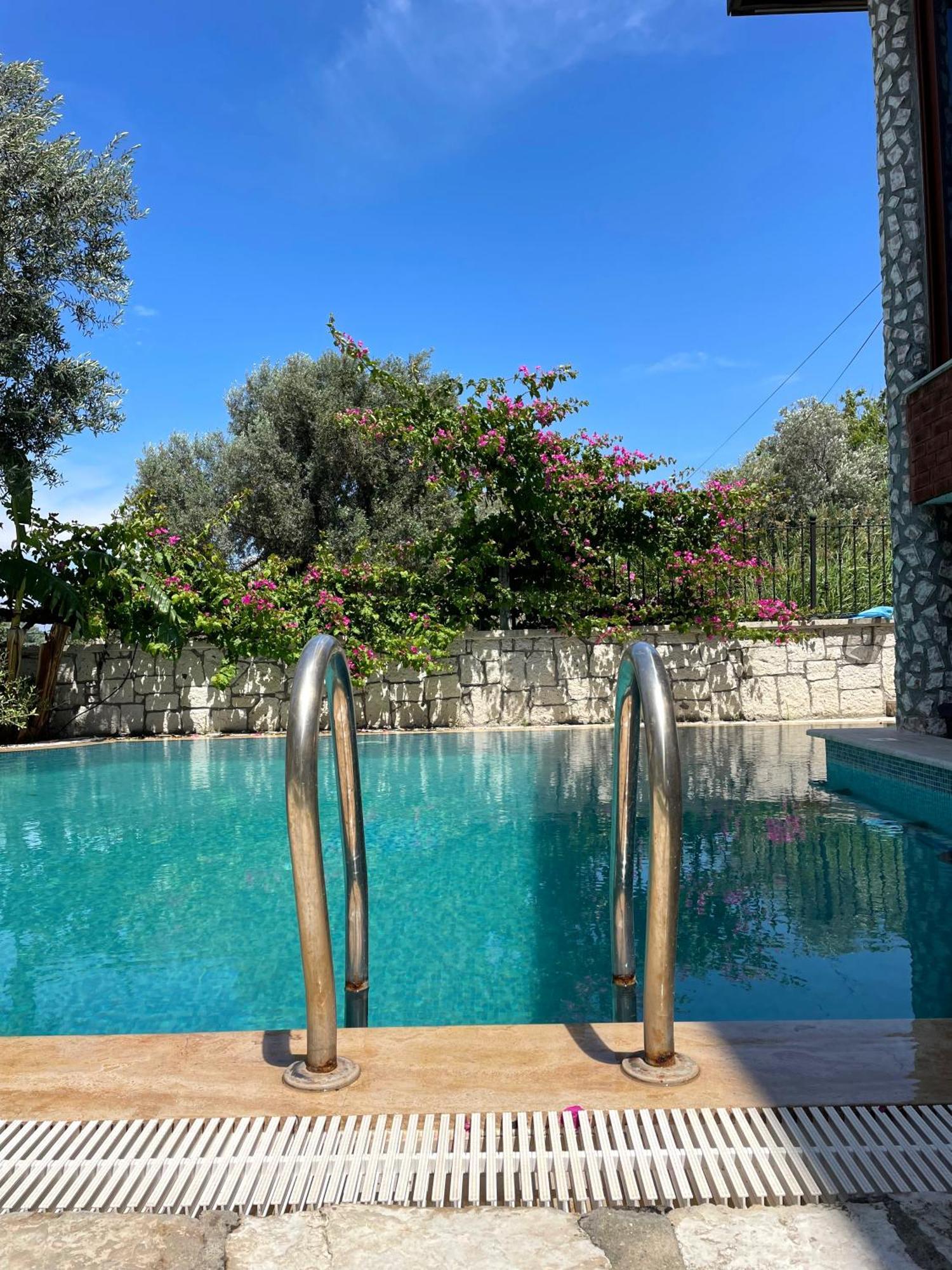 Ata Boutique Hotel Çeşme Esterno foto