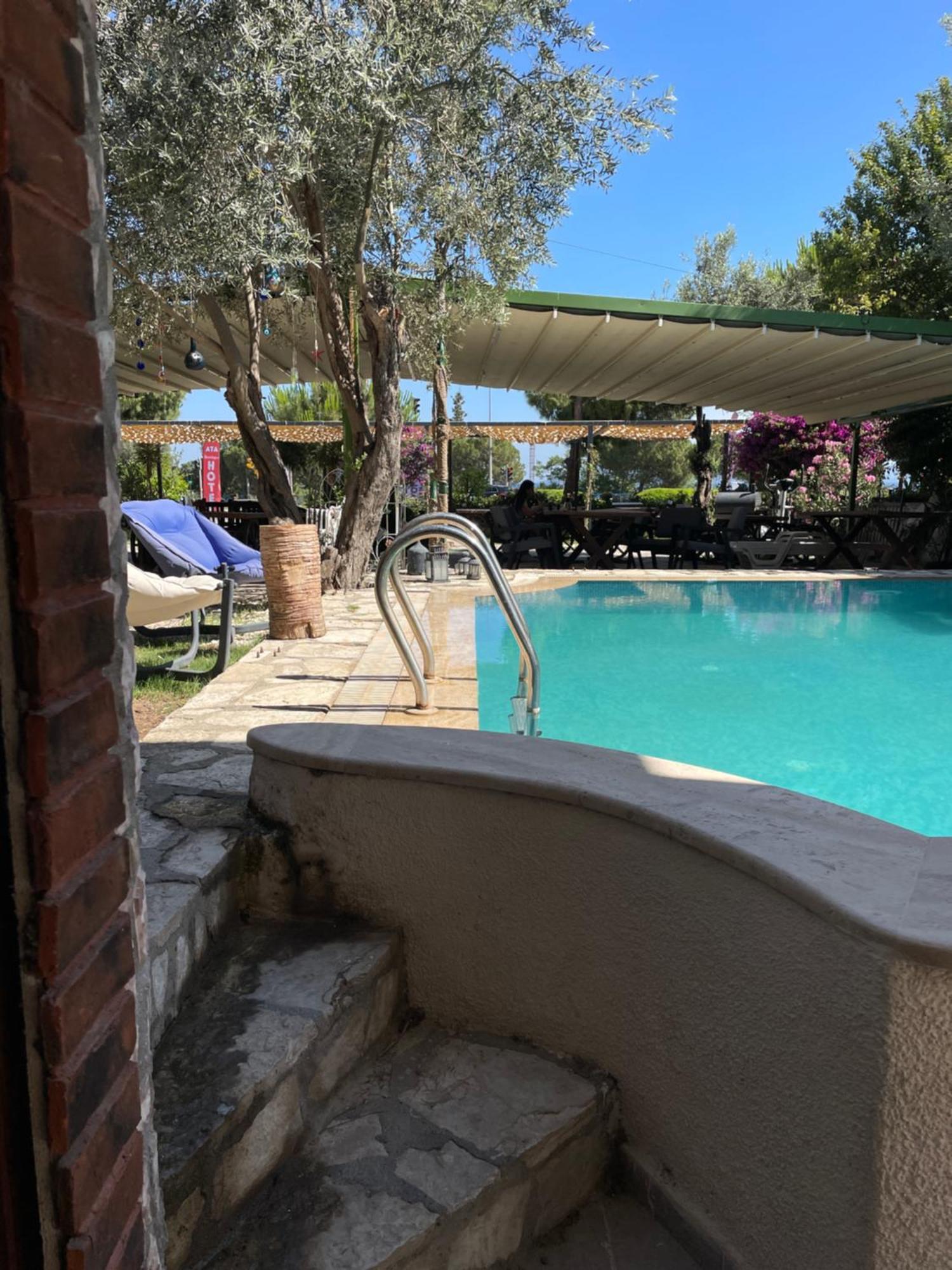 Ata Boutique Hotel Çeşme Esterno foto